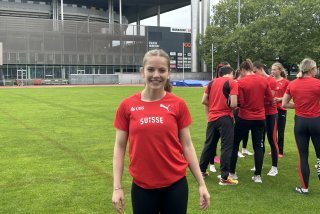 Emma van Camp, athlète du Lausanne-Sport, s'entraîne régulièrement à Berne avec le relais féminin